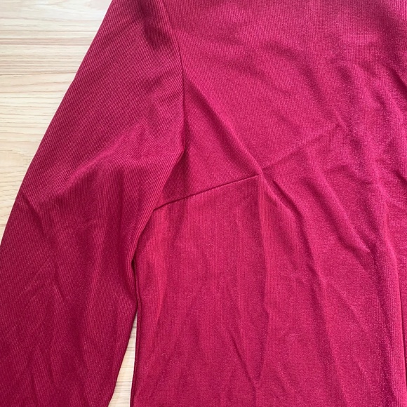 80s NWOT vintage deep red flowy maxi dress - Picture 3 of 8